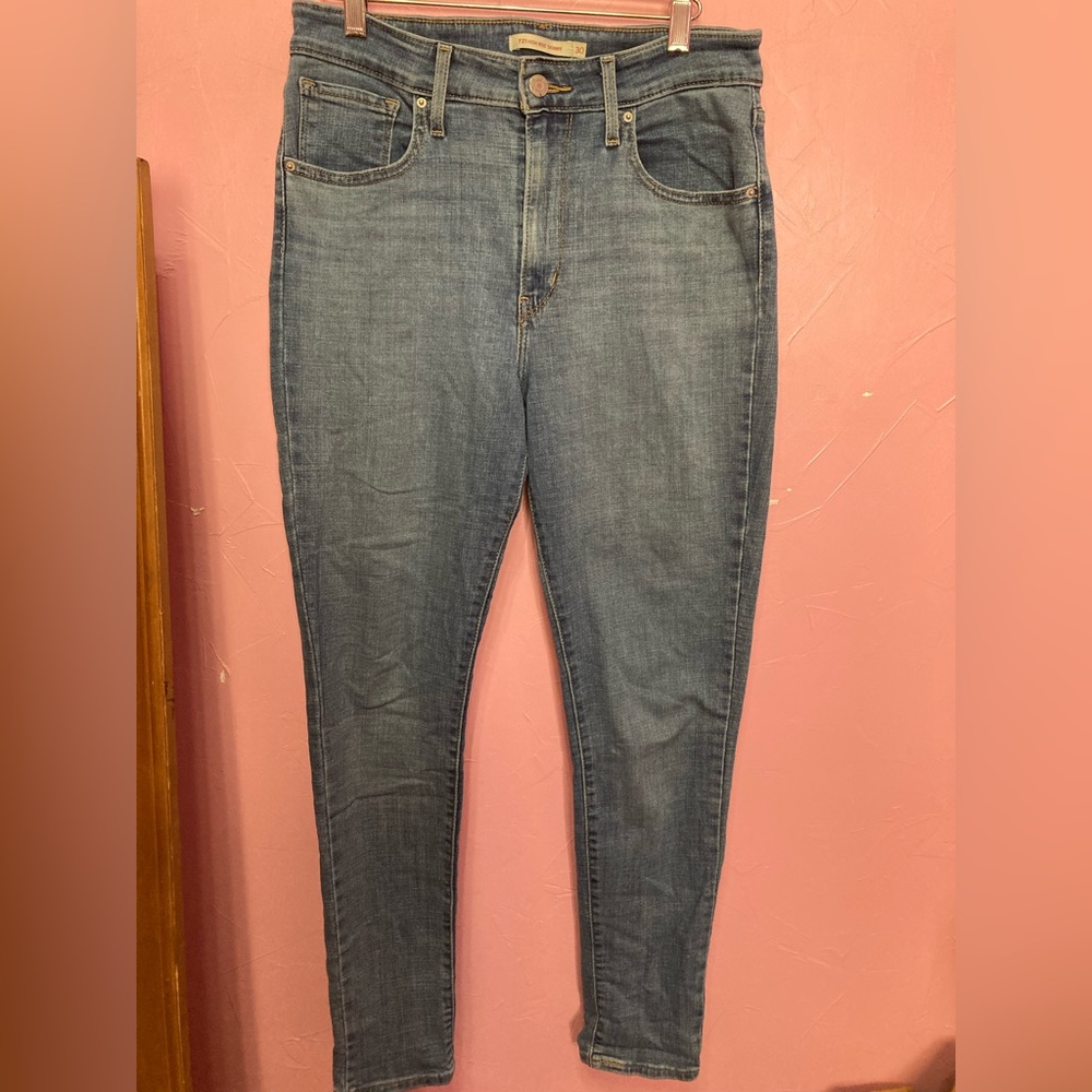 Levi's High Rise Skinny Jeans - Medium Blue Wash